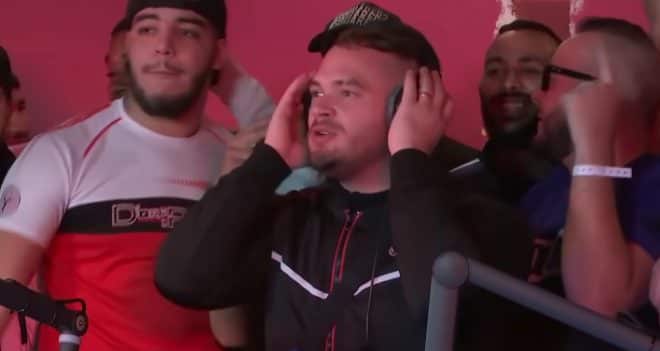 Jul balance le titre inédit « Sous la chapka » en direct sur Skyrock