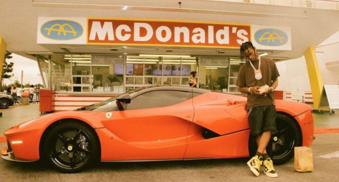 Travis Scott x McDonald’s : le menu se vend à des sommes colossales aux enchères