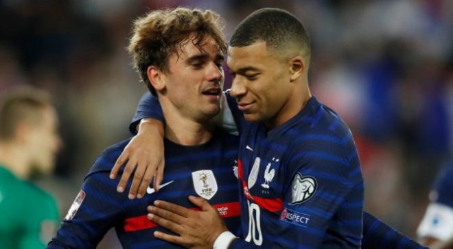 Ne sachant choisir, un couple de supporter appelle son bébé « Griezmann Mbappé »