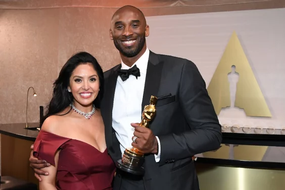 Kobe Bryant : sa femme Vanessa mène des secouristes ayant pris des photos de son corps en justice