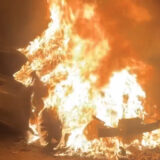Des voitures en feu lors d'une manifestation sauvage à Paris