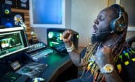 T-Pain surprend les fans en chantant sans autotune 