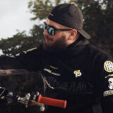 Jul donne le nom de son prochain album et demande de l'aide à ses fans