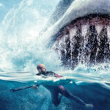 Jason Statham continue de lutter contre les requins dans le trailer percutant d'En Eaux Troubles 2 :