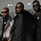 Le manager de Dinos allume TF1 concernant la chanson de l'année