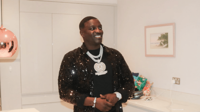 © Instagram : @akon 