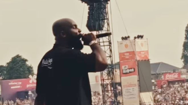 © Instagram : @kaarisofficiel1 