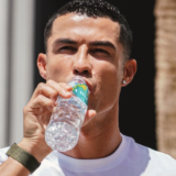 Cristiano Ronaldo : son business d'eau au cœur d'une polémique