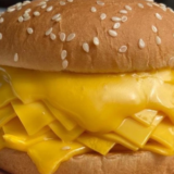 Burger King lance un sandwich 100% fromage sans salade et sans viande
