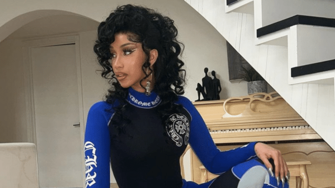 © Instagram : @iamcardib 