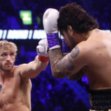 Dillon Danis VS Logan Paul : le combat finit en bagarre générale sur le ring
