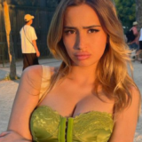 Polska (24 ans) révèle que sa petite soeur a été harcelée à cause de son compte Onlyfans