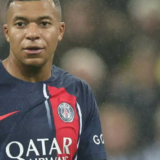 Kylian Mbappé en couple avec une actrice française ? Des clichés relancent les rumeurs