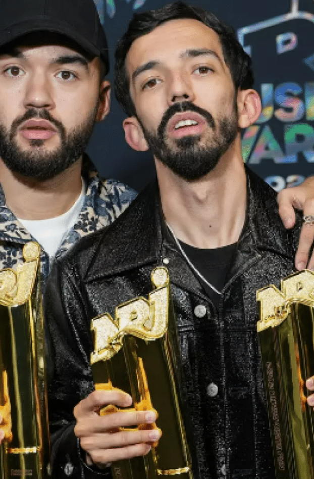 Critiqués par une internaute après les NRJ Music Awards, Bigflo & Oli répondent sur Twitter