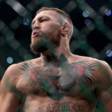 Conor McGregor en dévoile un peu trop après un entrainement et devient la risée de la Toile