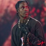 Travis Scott offre 3000 jouets et 250 000 dollars à des familles dans le besoin