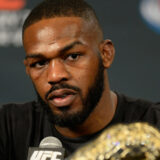Jon Jones de nouveau opéré, il fait une promesse à ses fans concernant son retour