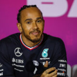 « J'ai dû me… » : Lewis Hamilton revient sur son transfert chez Ferrari