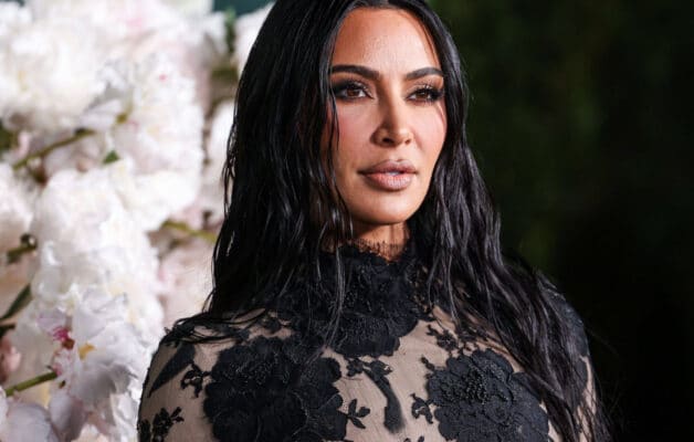 Kim Kardashian devient professeure de maths grâce à l'IA