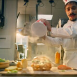 Après les pizzas, Mister V se lance dans les burgers Delamama chez KFC