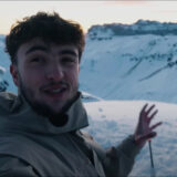 Après un mois d'ascension, Inoxtag (22 ans) a enfin gravi l'Everest