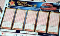 Euromillions : pensant avoir gagné moins de quatre euros, un homme repart avec le million 
