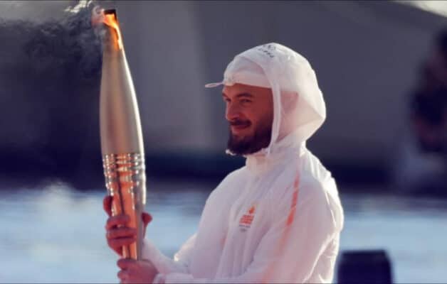 Jul critiqué après avoir allumé la flamme Olympique, le maire de Marseille prend la parole