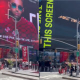 Naps annonce la sortie de son nouvel album « Mec de cité simple » sur un écran géant à Manhattan
