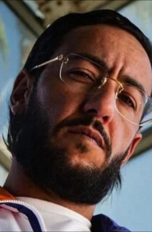 Lacrim célèbre la sortie de « Veni Vini Dici » en annonçant un Accor Arena