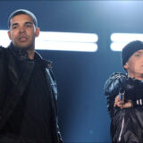 Eminem (51 ans) devient le plus grand rappeur vivant et évince Drake