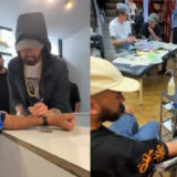 Oli s'est fait tatouer un mot écrit sur son bras par Eminem, la vidéo fait le buzz