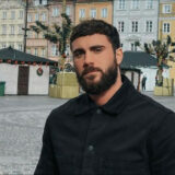 Banni de TikTok, Illan Castronovo manifeste devant les bureaux et entame une grève de la faim