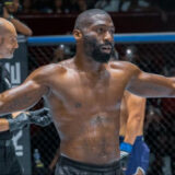 Cédric Doumbé s'en prend aux athlètes français qui rejoignent l'UFC