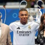 Kylian Mbappé : son père achète une centaine de maillots du Real Madrid pour des enfants