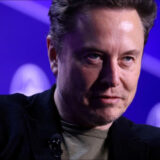 Elon Musk prête plus de 6 millions à un couple pour leur maison, ils deviennent ses squatteurs
