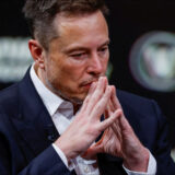 Elon Musk vous offre des salaires à plus de 6000 euros pour marcher 8 heures par jour