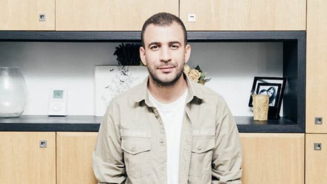 « Je parlerai toute ma vie de rap » : Mehdi Maïzi se confie sur sa carrière de journaliste
