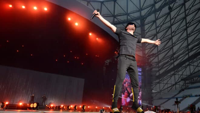 Jul va-t-il rendre hommage à son fan mort à 15 ans au Stade de France ?