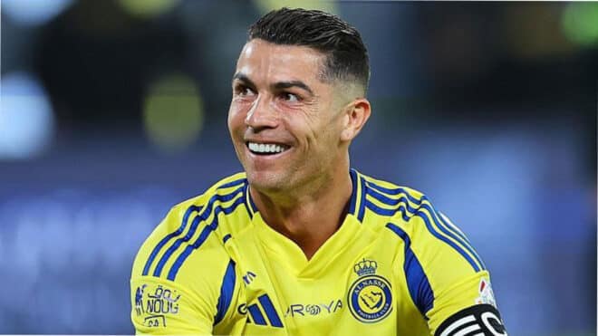 Cristiano Ronaldo continue avec Al-Nassr et signe un contrat record de 200 millions d’euros par an