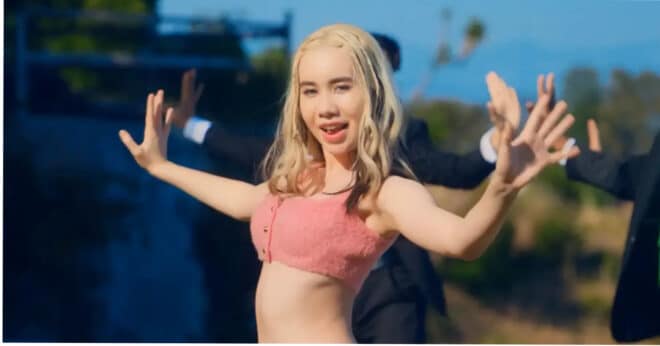3 heures après son arrivée sur Onlyfans, Lil Tay affirme avoir gagné 1 million de dollars