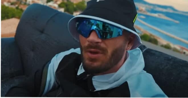 « Tu peux encore supprimer le J » : Jul surprend avec son nouveau titre « Toi et moi », les fans réagissent
