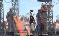 Quand Booba rattrape tous les téléphones lors de son show à Cannes