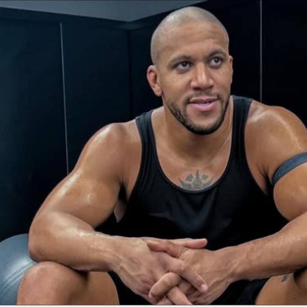 Ciryl Gane bientôt à la retraite après l'UFC 321 ? : "pourquoi continuer après..."
