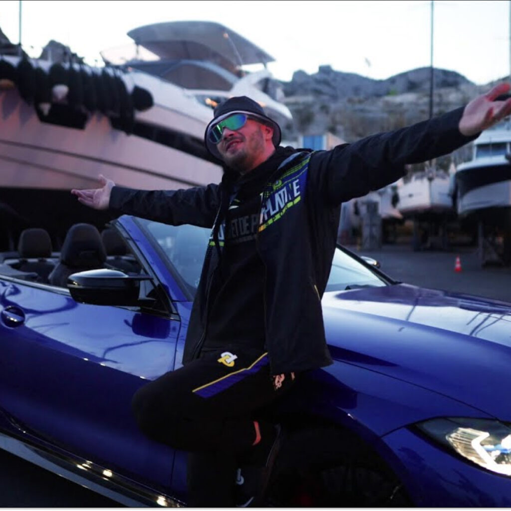 Jul entre dans la littérature avec un dictionnaire à son nom, pour mieux comprendre le rappeur