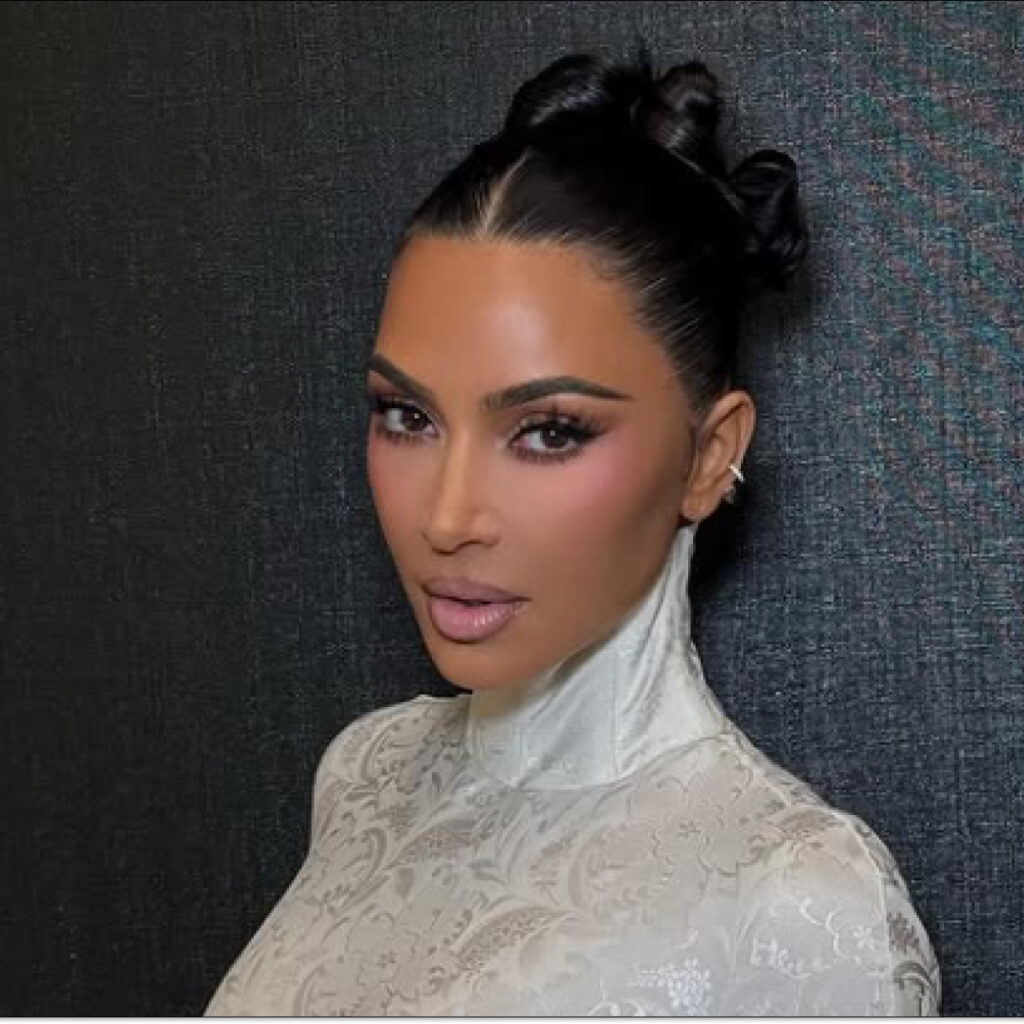 Après le prix du lait, Kim Kardashian est persuadée que personne n'est allé sur la lune