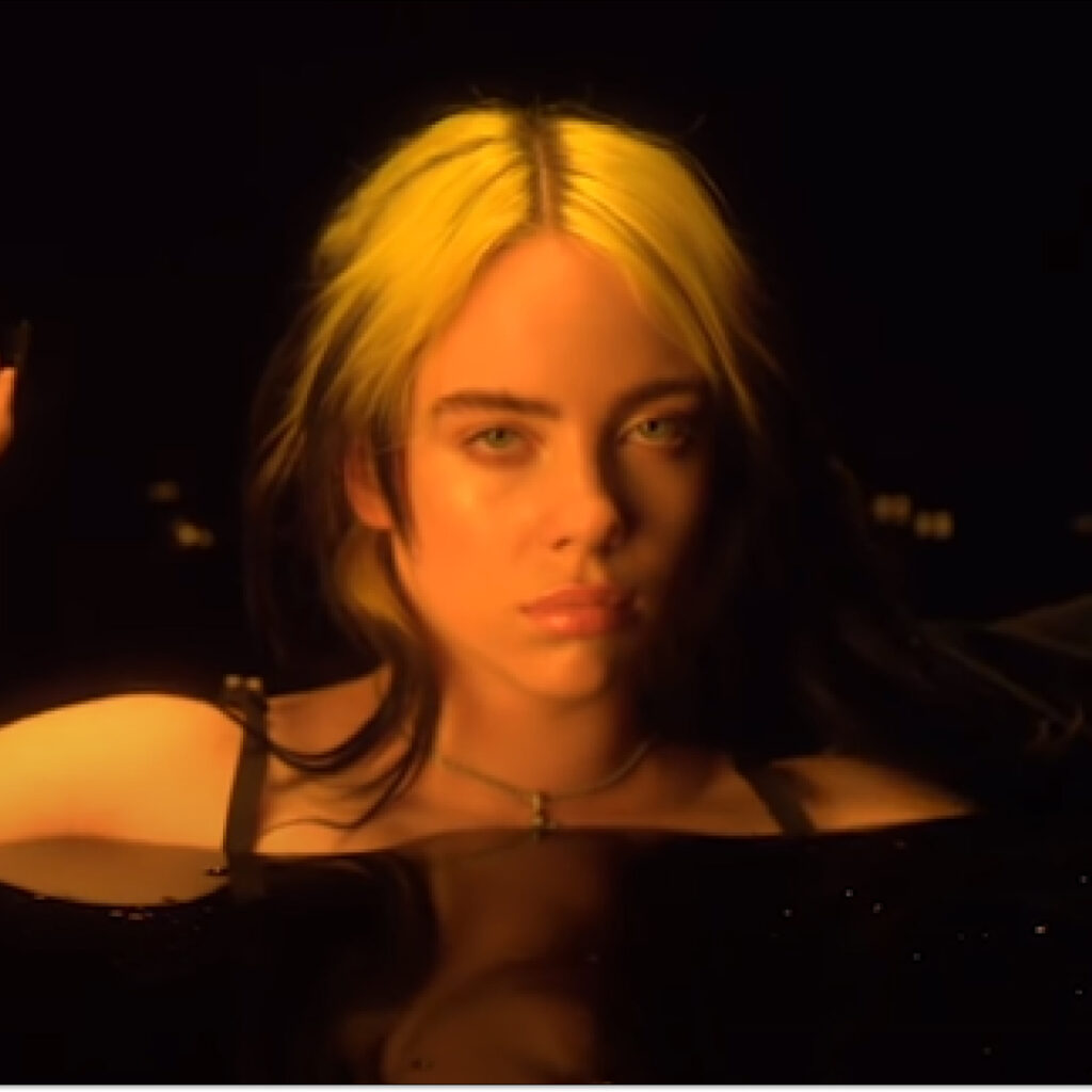 Billie Eilish fait un don de 11,5 millions de dollars et tacle les milliardaires