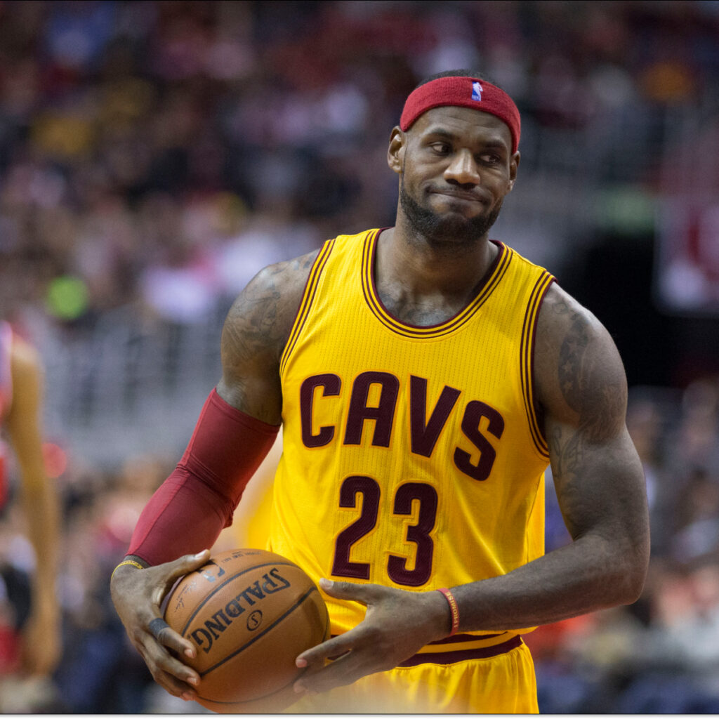 Lebron James s'attire les foudres des fans après une mauvaise blague sur sa retraite