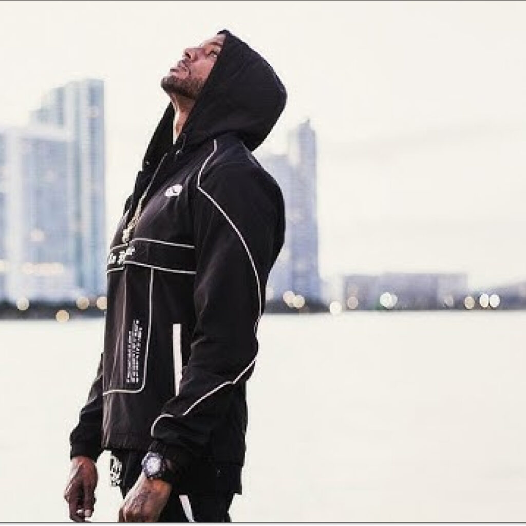 Booba annonce la couleur concernant sa carrière : "arrêter, c'est encore trop tôt"