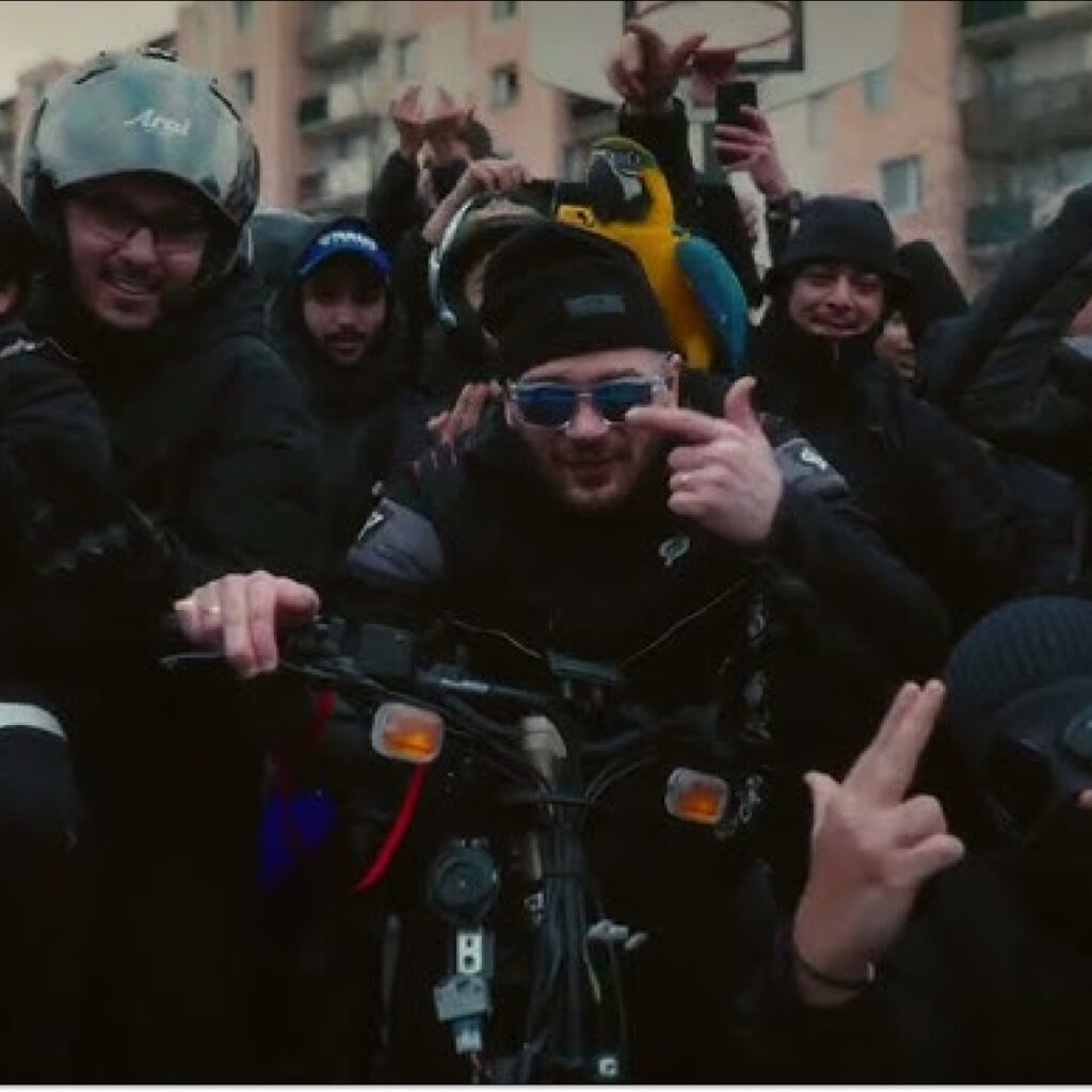 Jul annonce deux nouveaux concerts au Stade de France et deux concerts à l'Orange Vélodrome pour 2026