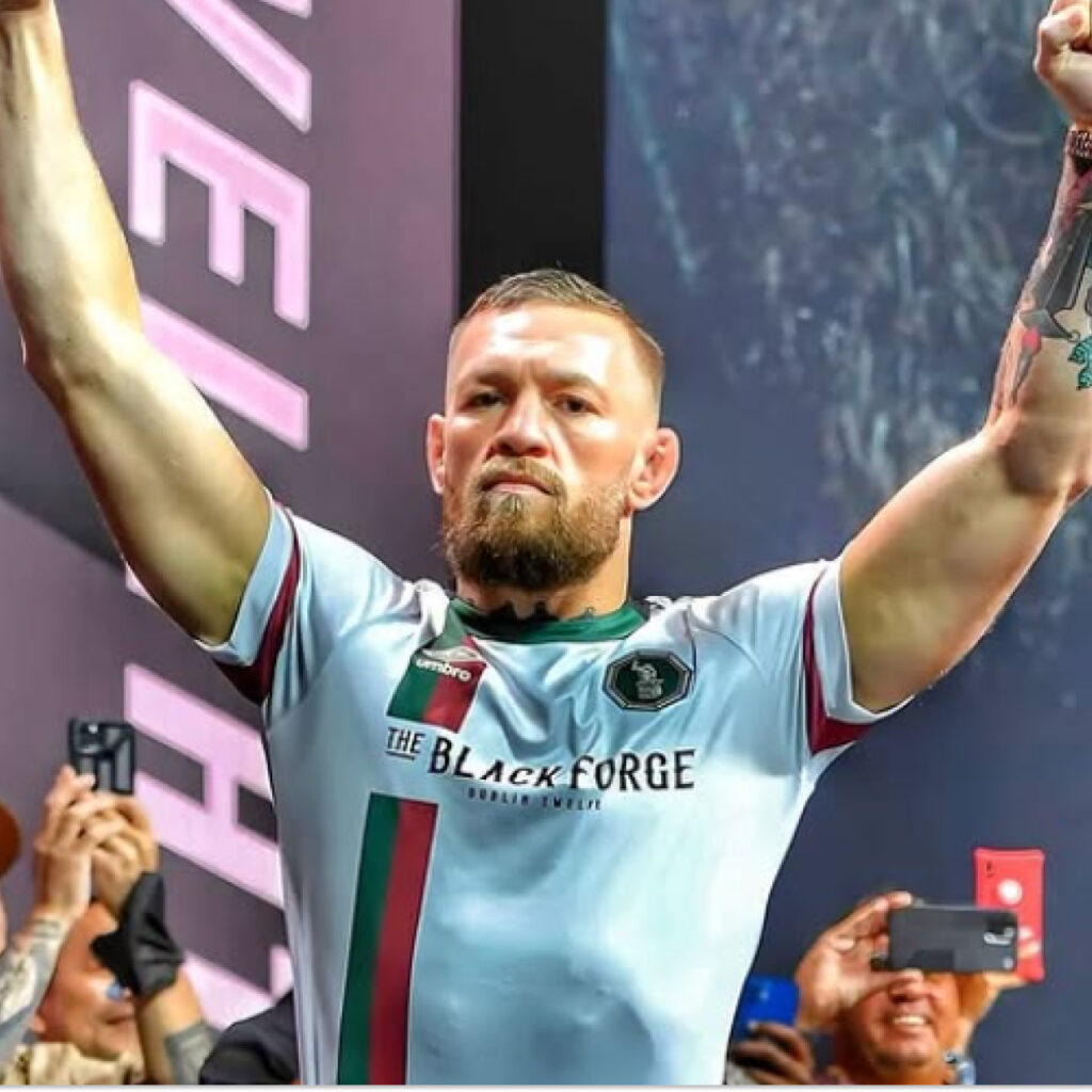 "Il veut retourner dans la cage" : le coach de Conor McGregor donne des nouvelles encourageantes
